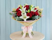 Букет цветов из:  Лилии и Розы в Сеченово