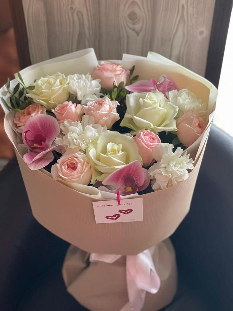 Букет цветов из: Орхидеи, Розы и Гвоздики в Сеченово