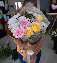 Букет цветов из:  Герберы, Розы и Хризантемы в Сеченово