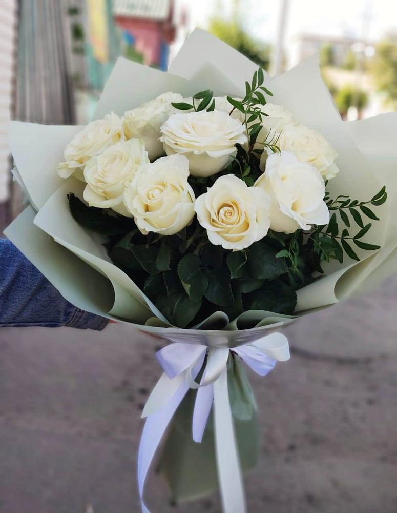 Букет Белые розы Проуд в Сеченово