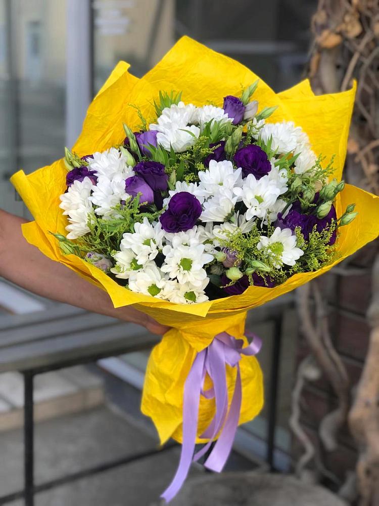 Букет цветов из: Ирисы, Хризантемы и Ромашки в Сеченово