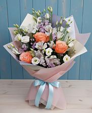 Букет цветов из:  Лизиантусы, Розы, Альстромерии и Гипсофила в Сеченово