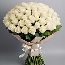 Букет 101 беля роза Белоснежка в Сеченово