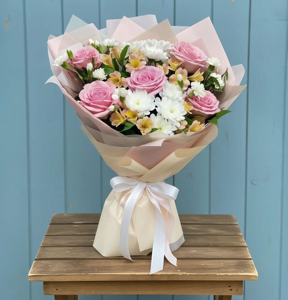 Букет цветов из: Гвоздики, Орхидеи и Розы в Сеченово