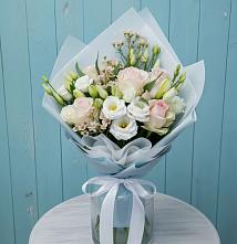 Букет цветов из:  Розы и Лизиантусы #REPLACE_PRED# Сеченово