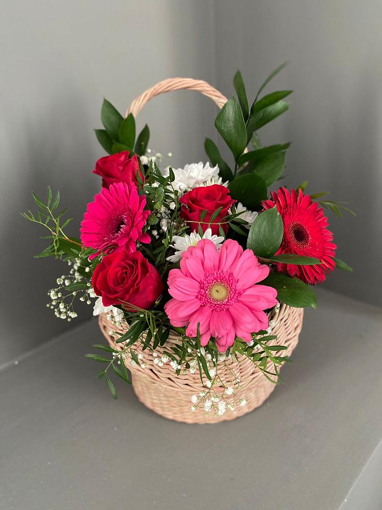 Цветочная композиция из Розы, Хризантемы и Герберы в корзине в Сеченово
