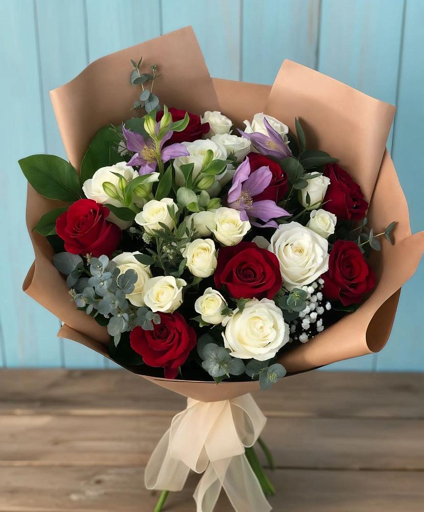 Букет цветов из: Розы и Альстромерии в Сеченово