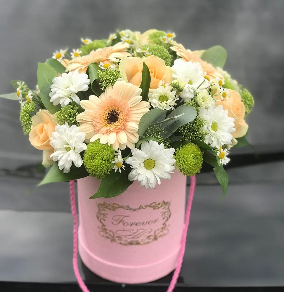 Цветочная композиция из Розы, Герберы и Хризантемы в шляпной коробке в Сеченово