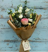 Букет цветов из:  Розы и Лизиантусы в Сеченово