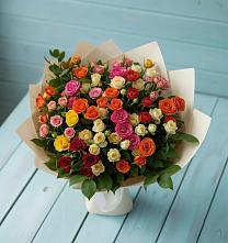 Букет Микс из разноцветных кустовых роз в Сеченово